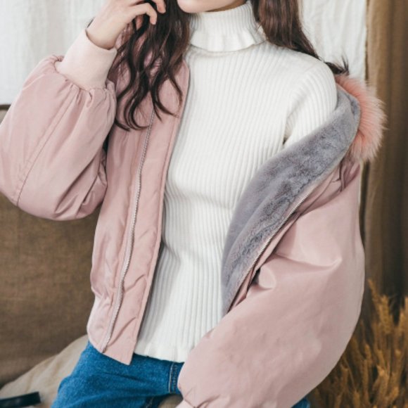 Ivory Turtleneck - Picture 3 of 3